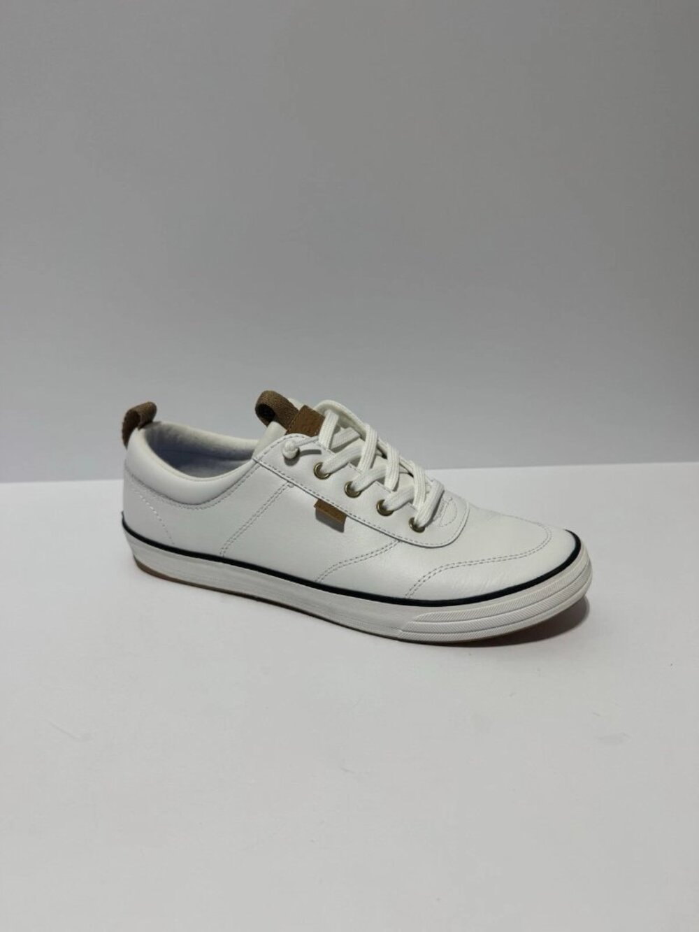 Keds Womens Center III Slip On Leather Sneakers White Size 9W